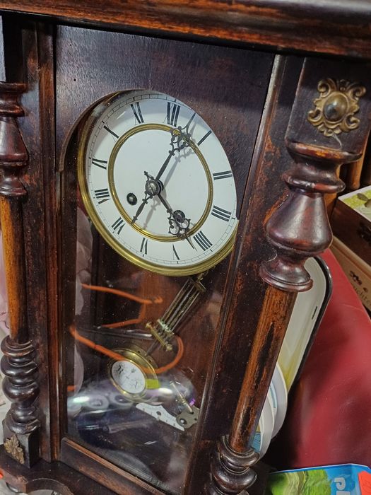 Годиник настінний у відмінному стані, привезений із Голандії