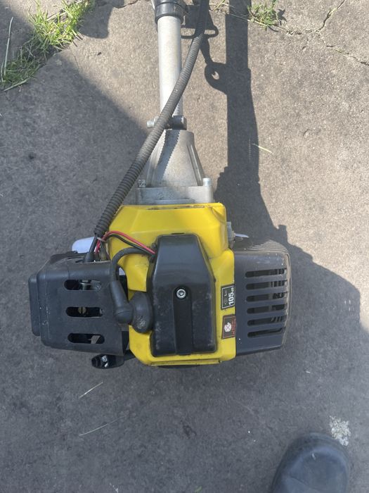 Продам бензокосу