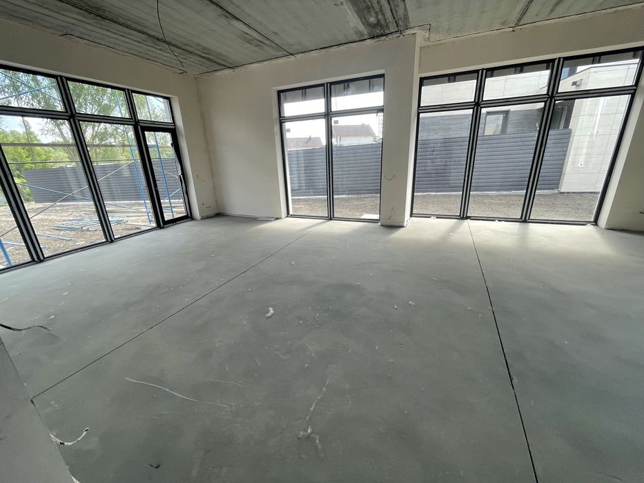 Продам дом с  выходом на Днепр Вишенки. Рядом осокорки золоче