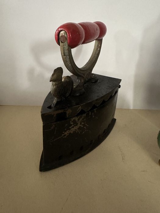 Ferro antigo a carvão