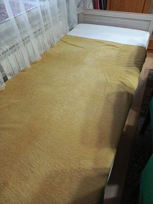 Sprzedam łóżko  z pojemnikiem