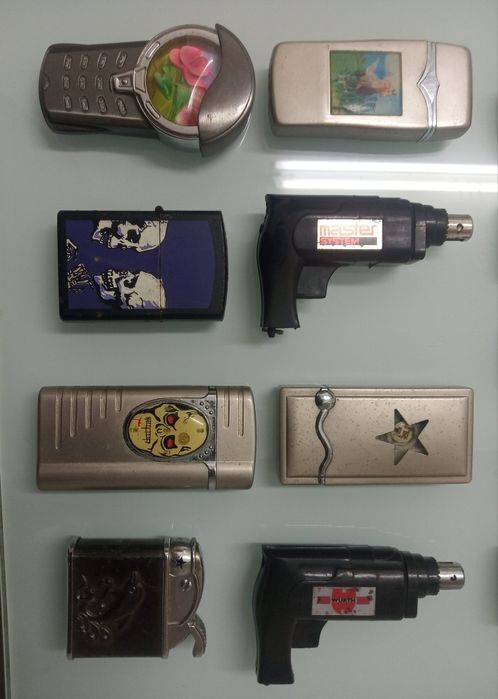 17  ISQUEIROS  de  Coleção