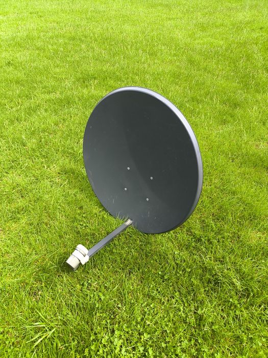 Antena satelitarna z konwerterem, mało używana