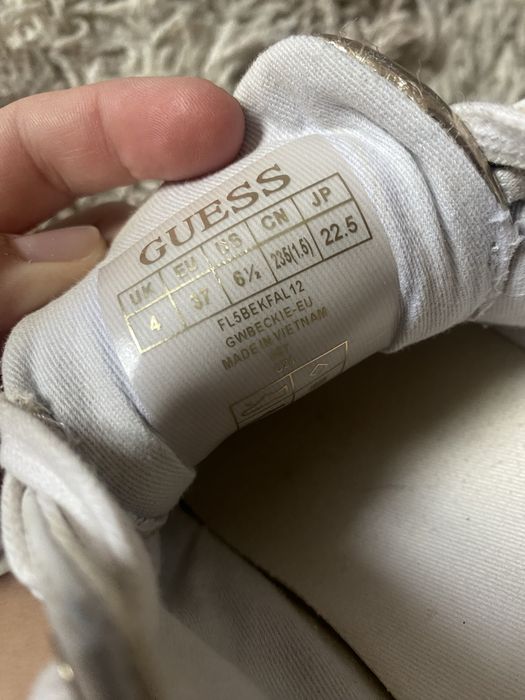 Продам кеди guess