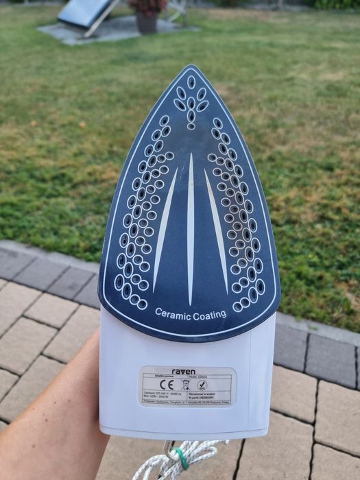 Żelazko parowe Raven EZ005X 2600W | Ceramiczna stopa | Stan bardzo dobry