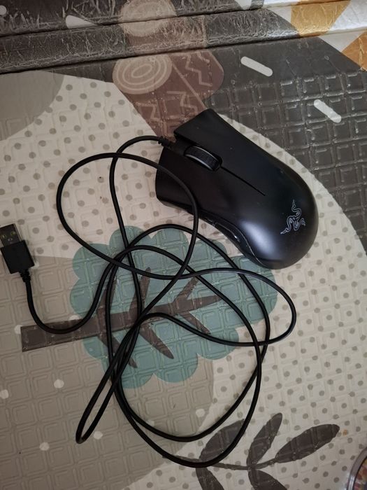 Myszka RAZER essential