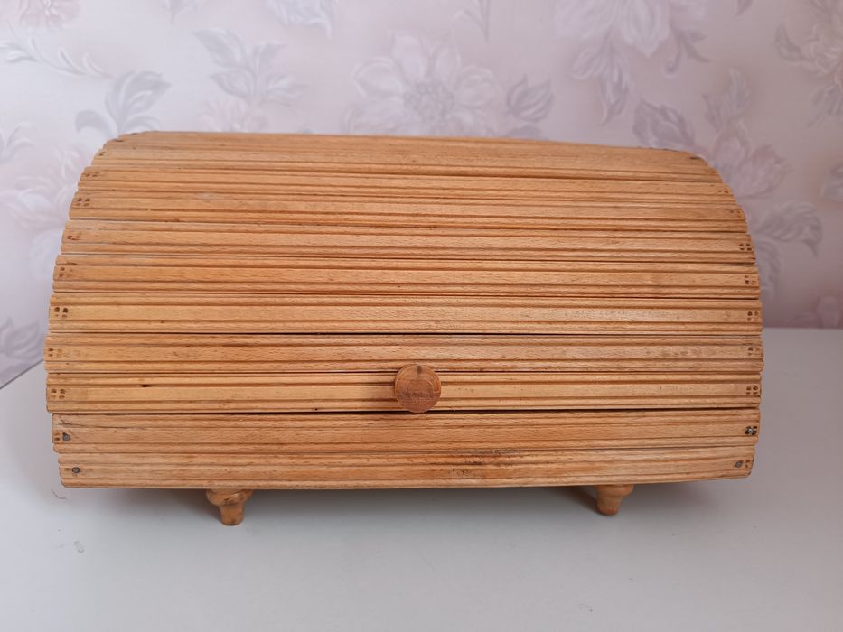 Хлебница деревянная