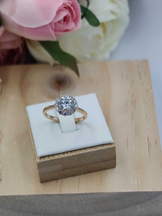 Pierścionek zaręczynowy pozłacany 18k złotem brylantowy kwiatek 8,9,10