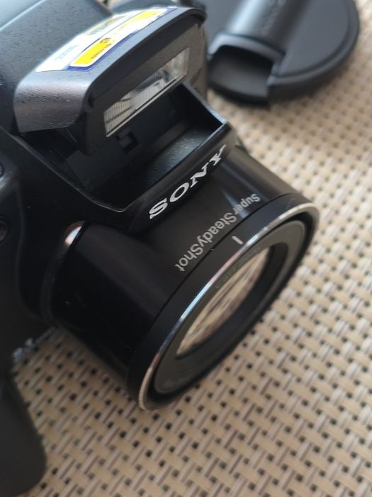 Фотоапарат Sony Cyber shot DSC H50
