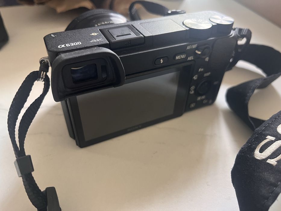 Sony Alpha 6300 + objetiva extra