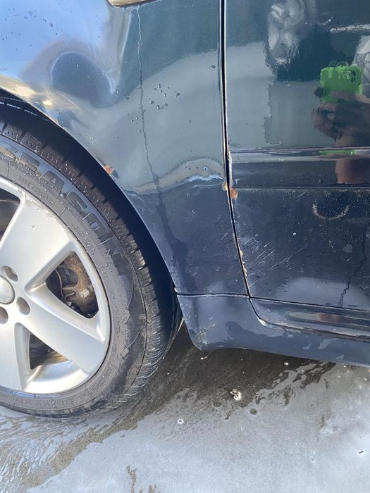 Машина Audi A6 2002 рік.