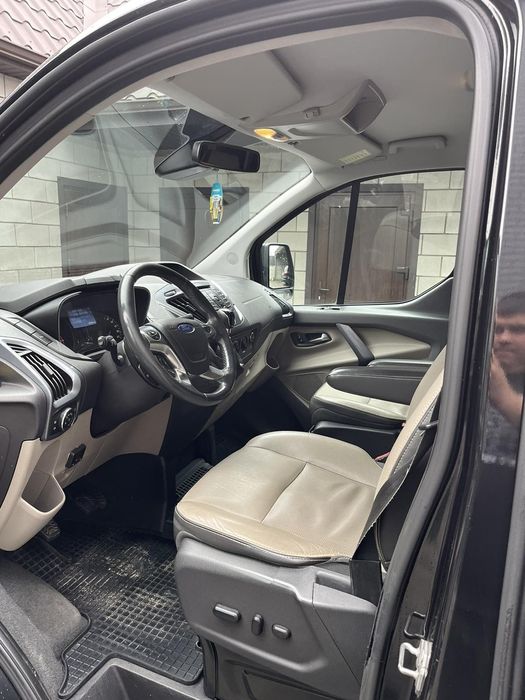 Автомобіль   Ford transit custom