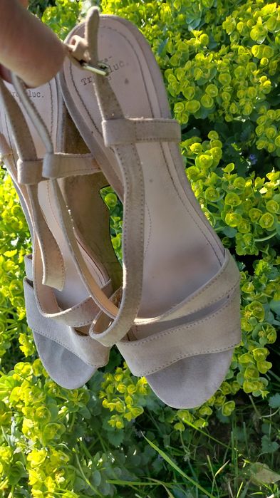 Buty na koturnie 11 cm
