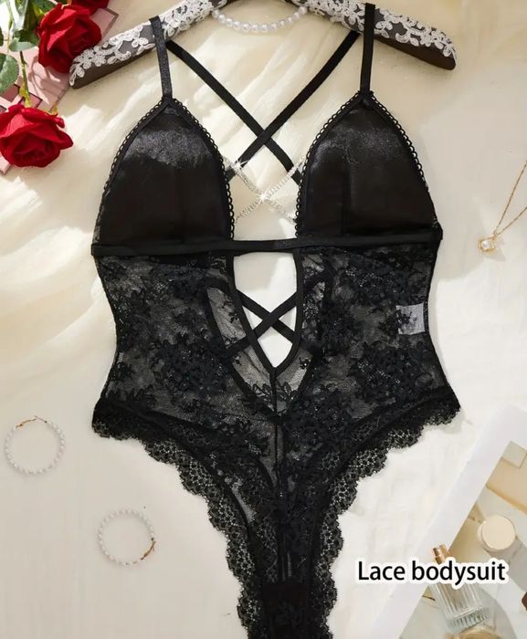 Czarne body koronkowe 38 M cyrkonie