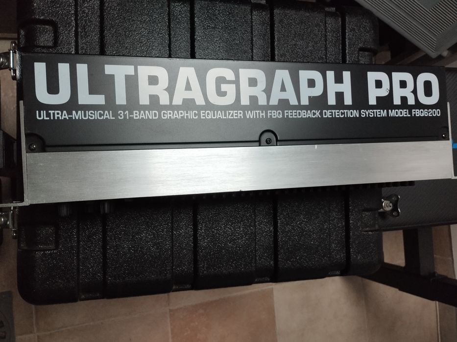 Behringer FBQ6200HD nova