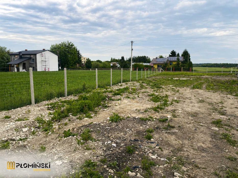 Ogrodzenie z siatki i słupka betonowego montaż transport