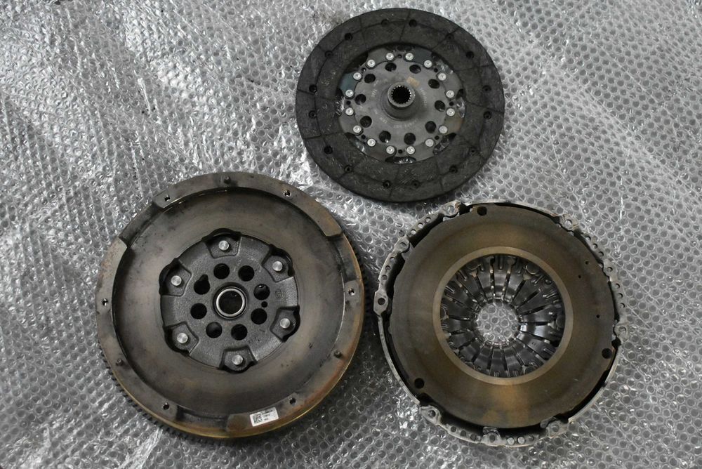 Renault Master IV sprzęgło koło dwumasowe 30205  4176R