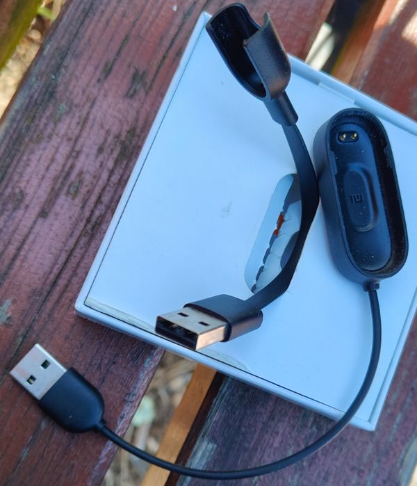 sprzedam ładowarki USB do zegarka Tych jajowatych