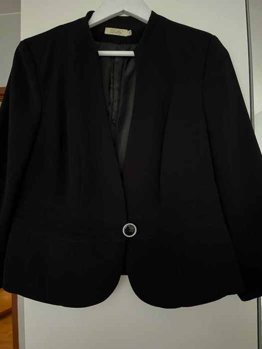 Elegancki czarny żakiet