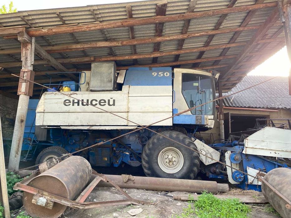 Комбайн Єнісей , телефонуйте