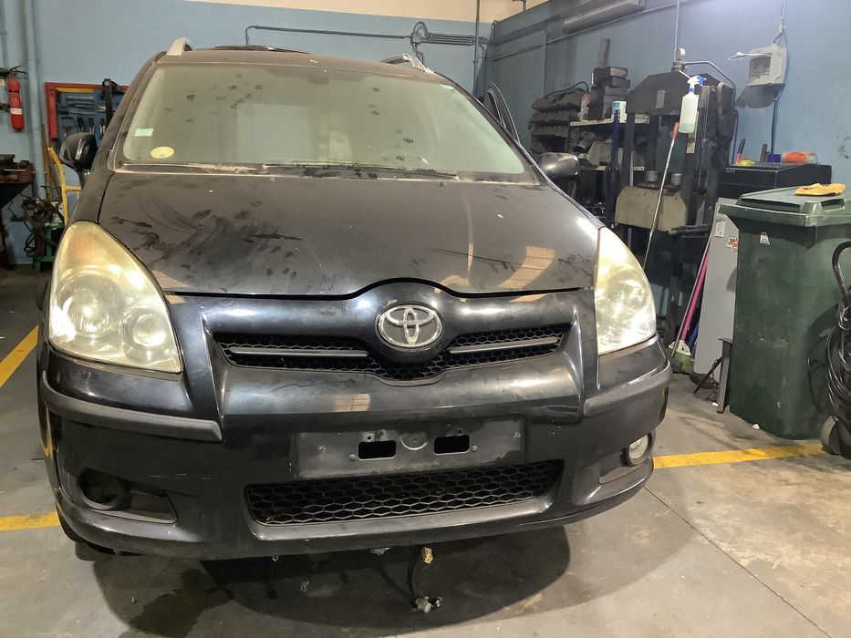 Toyota Corolla Verso 2.2 D4D 136cv - 2008 - Para peças