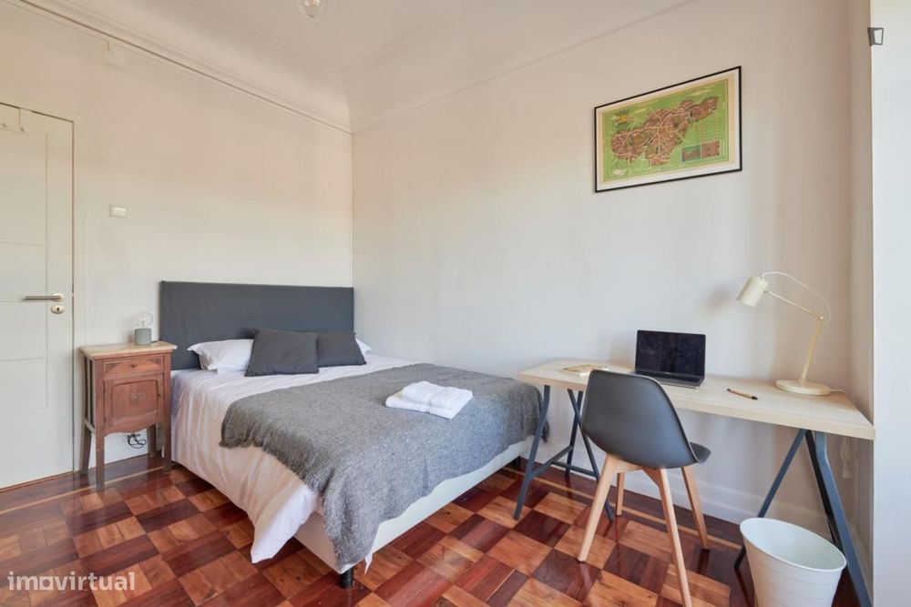 Quarto - localizado em Marquês de Pombal Lisbon
