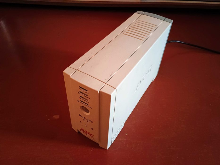 Джерело безперебійного живлення APC Back-UPS CS 650VA