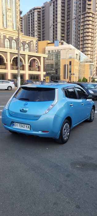 Продам автомобиль Nissan Leaf Ниссан Лиф blue голубой 10/12