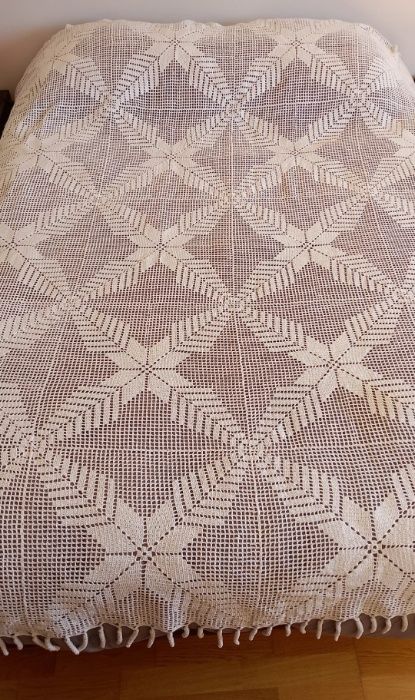 Colcha / Manta em Renda (Artesanal feito à mão)