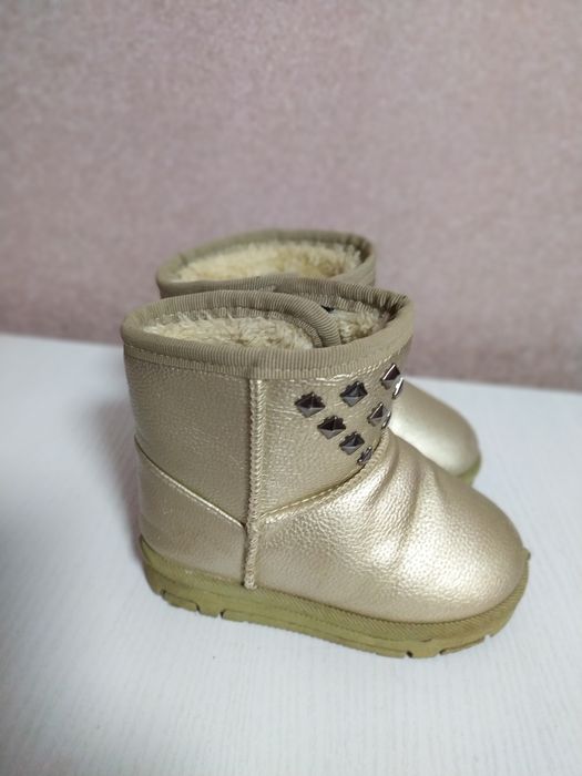 Сапожки уги на дівчинку  22р