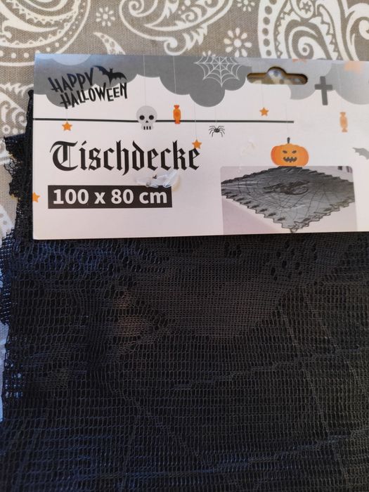 Obrus na Halloween czaszki pajęczyna duchy czarny