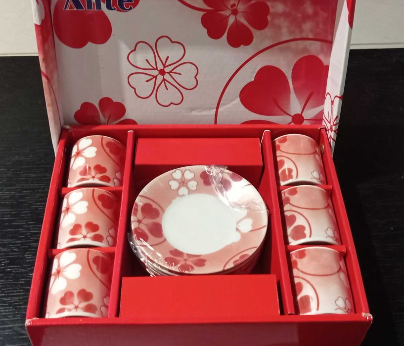 Conjunto de 6 Chávenas e Pires de Café - Novo e Nunca Usado