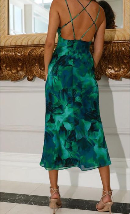 Вечернее женское платье в пол