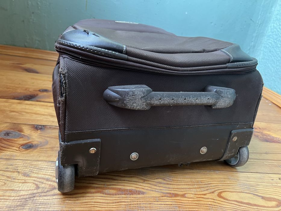 Коричнева валіза Kappa 62см середня