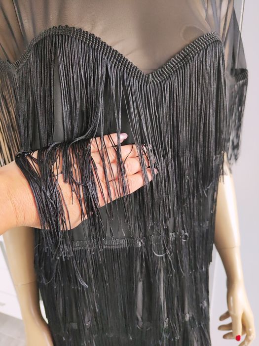 Sukienka midi czarna ołówkowa z frędzlami ażurowa  nowa rozmiar 48