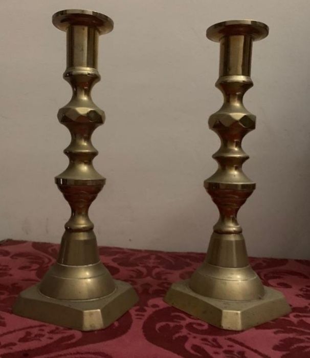 Par de castiçais antigos