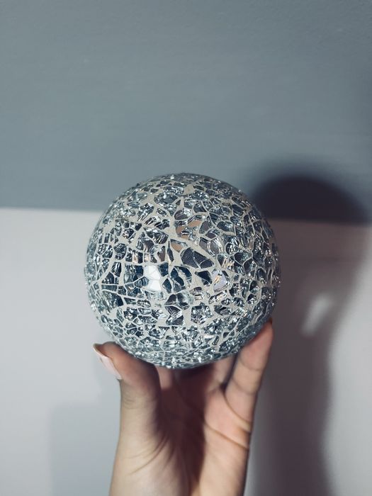 Piekna kula srebrna ozdobna