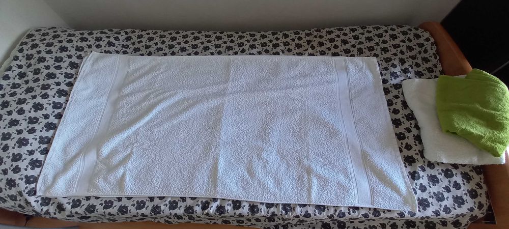 Toalhas, manta, banco, tapete p/marquesa. Spa (Tudo novo c/desconto