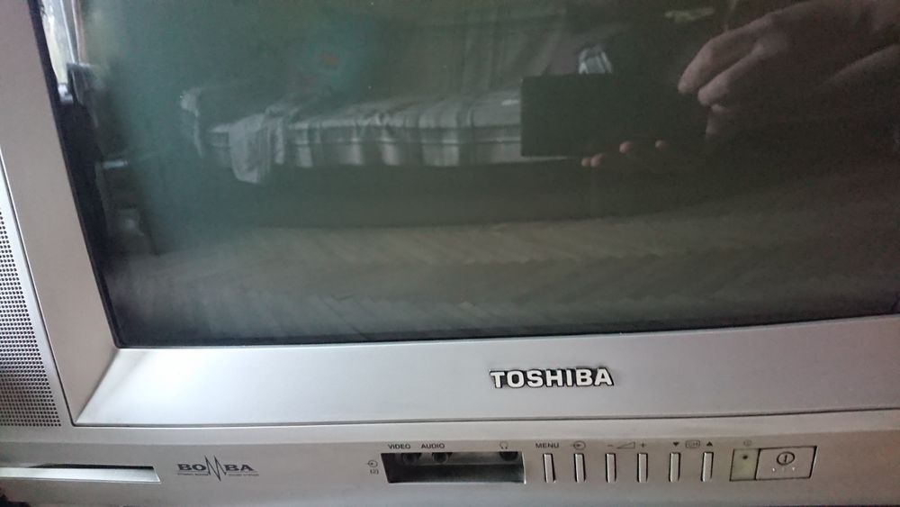 Комплект Телевізор Toshiba, dvd плеєр Toshiba