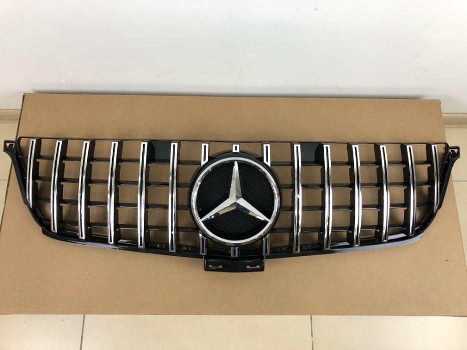 Решітка радіатора на Мercedes ml w166 12-15г Ml w166 решотка Мерседес