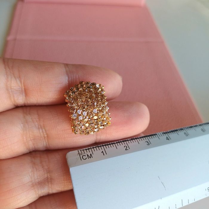 Brinco elegante topázio Swarovski banhado a ouro
