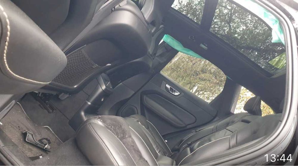 Volvo XC60 II R-Design Híbrido Plugin (NACIONAL) Trabalha e anda