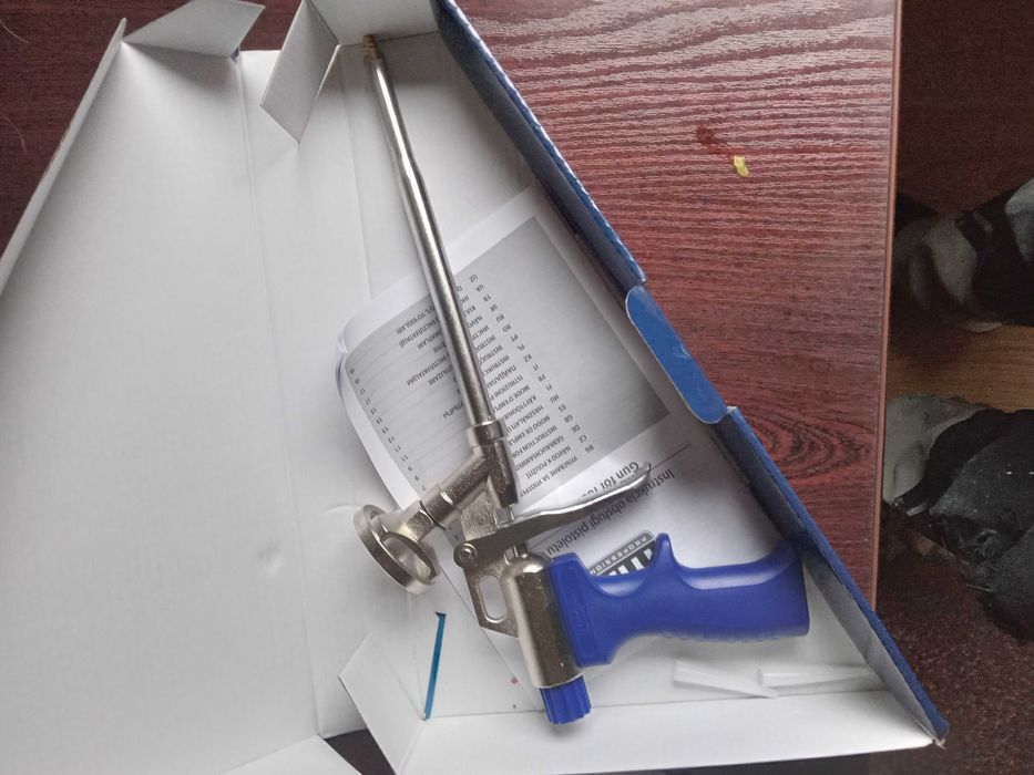 Tytan pistolet do pianki ,kleju