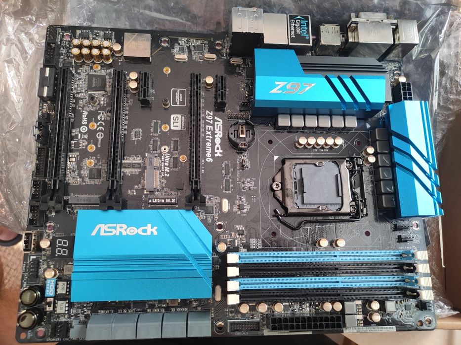 Унікальна топова материнська плата Z97 Extreme6