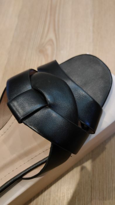 Шкіряні шльопанці жіночі чорні