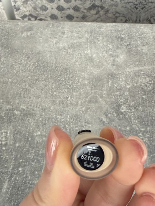 Консилер Armani новий