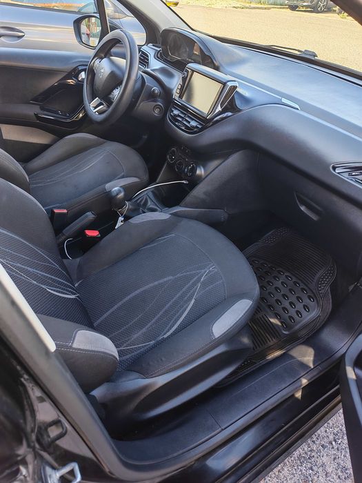 Peugeot 208 1.4 HDi Active | 2015 | 107.664 km | 68 cv | Nacional — photo 5