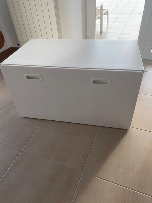 Bau/banco IKEA com arrumação