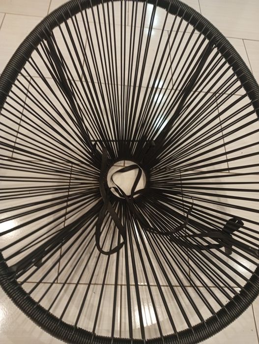 Zestaw 2 krzeseł ze stolikiem