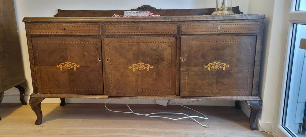 Antyk komoda drewniana.